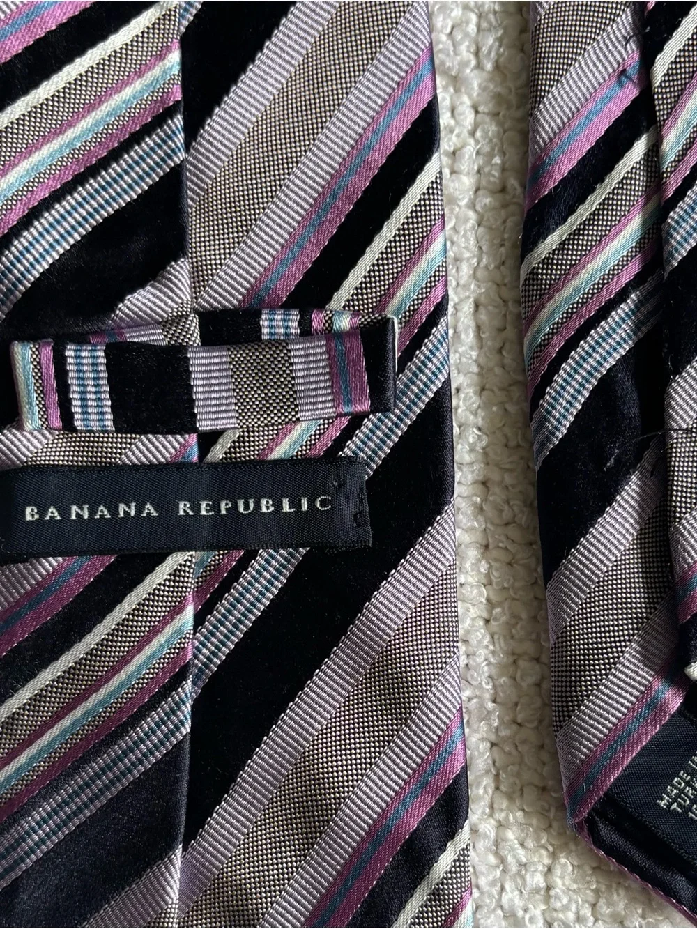 Banana Republic Men's Black Gray Purple Striped Silk Tie Woven Pointed‎ One Size